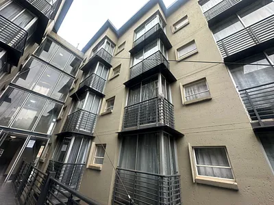 1 Bedroom Apartment To Rent in Johannesburg - img