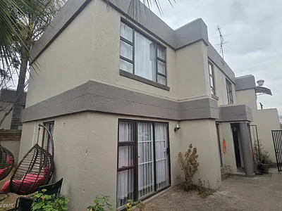 3 Bedroom Townhouse To Rent in Sandton - img