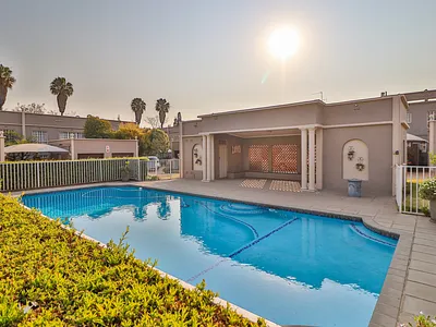 3 Bedroom Apartment For Sale in Edenvale - dGD8.webp