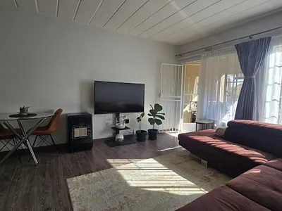 2 Bedroom Apartment For Sale in Edenvale - r898.webp