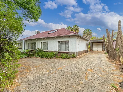 3 Bedroom House For Sale in Edenvale - 5hQH.webp