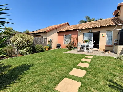 2 Bedroom Townhouse For Sale in Edenvale - BbAJ.webp