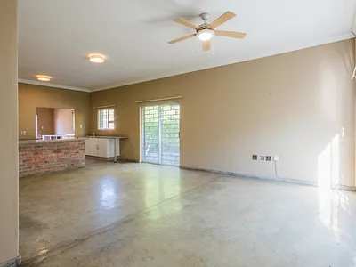 3 Bedroom House To Rent in Edenvale - img