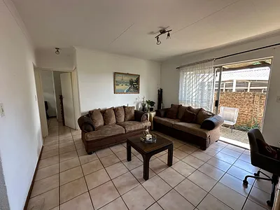 2 Bedroom Townhouse To Rent in Edenvale - 1qgS.webp