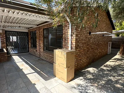 3 Bedroom Townhouse To Rent in Edenvale - img