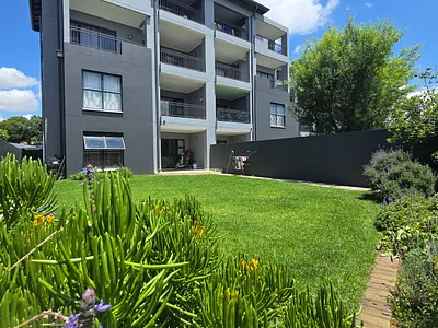 3 Bedroom Townhouse For Sale in Edenvale - yYBS.webp