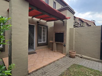 2 Bedroom Townhouse To Rent in Edenvale - wTlZ.webp