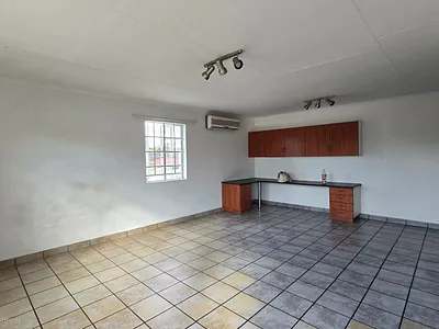 2 Bedroom Apartment To Rent in Edenvale - img