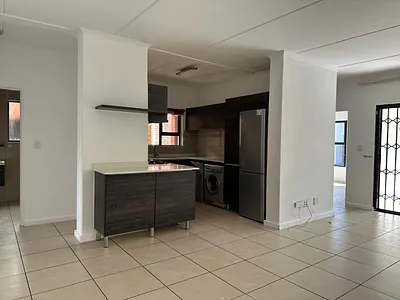 3 Bedroom Townhouse To Rent in Edenvale - img