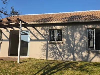 3 Bedroom Townhouse For Sale in Edenvale - img