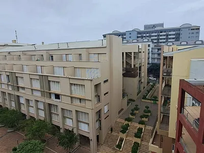 5 Bedroom Apartment For Sale in Umhlanga - cr1G.webp