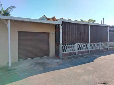 2 Bedroom Townhouse To Rent in Amanzimtoti - pq7Q.webp