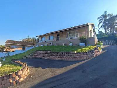 3 Bedroom House For Sale in Amanzimtoti - o0oy.webp