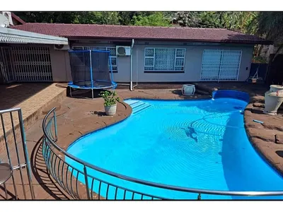 4 Bedroom House To Rent in Amanzimtoti - Sg8Q.webp