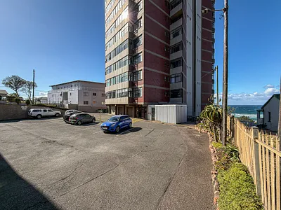 1 Bedroom Apartment For Sale in Amanzimtoti - X7D0.webp