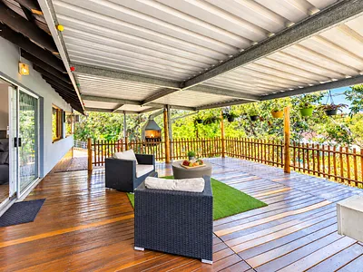 5 Bedroom House For Sale in Amanzimtoti - 7TJ1.webp