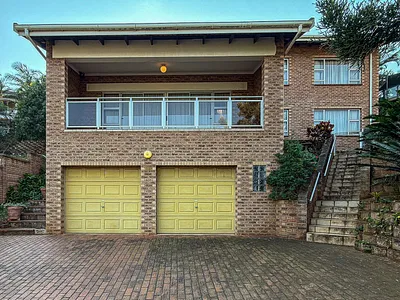 5 Bedroom House For Sale in Amanzimtoti - Ab2k.webp