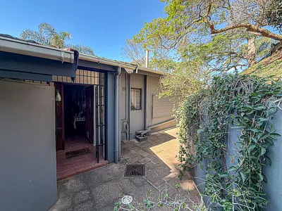 2 Bedroom Townhouse For Sale in Amanzimtoti - i4B3.webp
