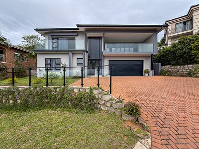 5 Bedroom House For Sale in Amanzimtoti - aaWa.webp