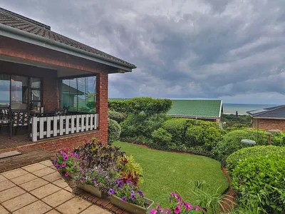 4 Bedroom House For Sale in Amanzimtoti - zNG2.webp