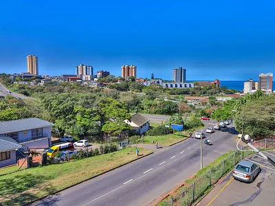 2 Bedroom Apartment For Sale in Amanzimtoti - CpmT.webp