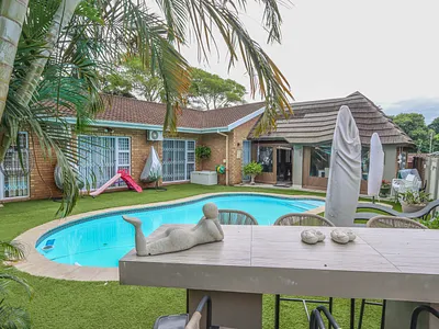 3 Bedroom Townhouse For Sale in Amanzimtoti - cBg1.webp