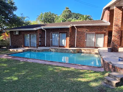 5 Bedroom House For Sale in Amanzimtoti - Twfg.webp