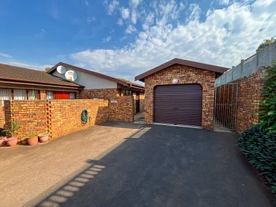 2 Bedroom Townhouse For Sale in Amanzimtoti - ciSa.webp