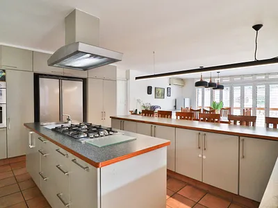 5 Bedroom House For Sale in Kingsburgh - RD0h.webp