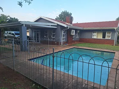 4 Bedroom House For Sale in Kingsburgh - vPHm.webp