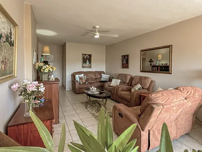 2 Bedroom Apartment For Sale in Amanzimtoti - OoVd.webp