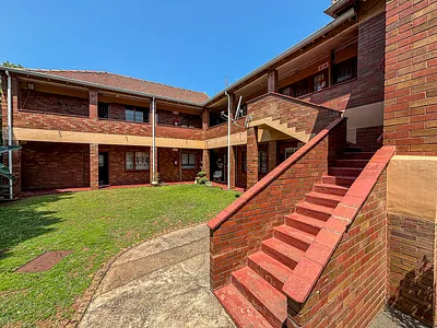 2 Bedroom Apartment For Sale in Amanzimtoti - BHaG.webp