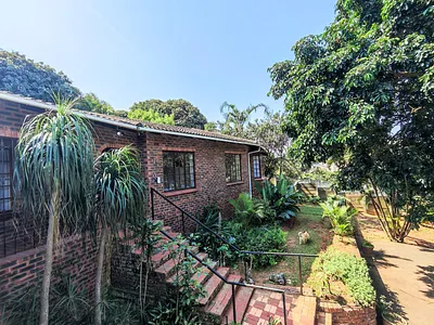 3 Bedroom House For Sale in Amanzimtoti - Po9Y.webp