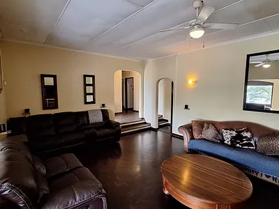 4 Bedroom House For Sale in Amanzimtoti - yaSH.webp