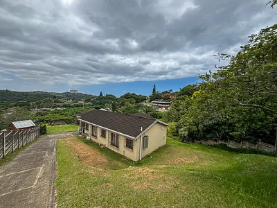 3 Bedroom House For Sale in Amanzimtoti - wFee.webp