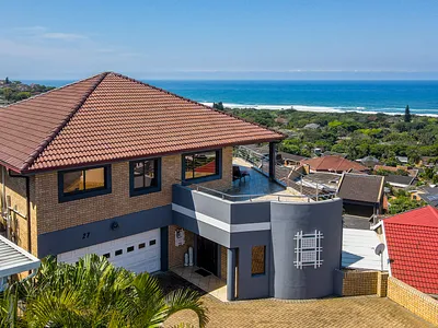 4 Bedroom House For Sale in Amanzimtoti - uXyF.webp