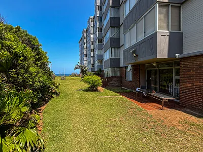 2 Bedroom Apartment For Sale in Amanzimtoti - wcEf.webp