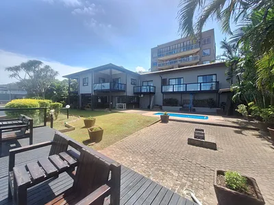 4 Bedroom House For Sale in Amanzimtoti - 9VWa.webp