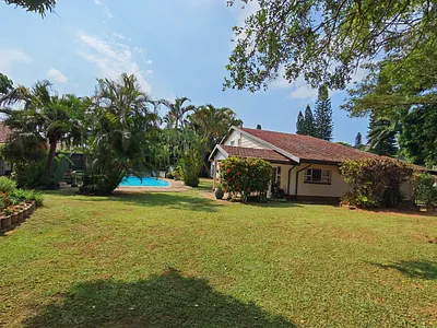 4 Bedroom House For Sale in Amanzimtoti - nqXs.webp