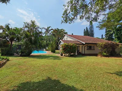 4 Bedroom House For Sale in Amanzimtoti - proM.webp