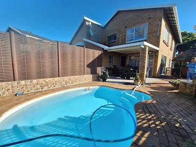 2 Bedroom Townhouse For Sale in Amanzimtoti - tWEo.webp