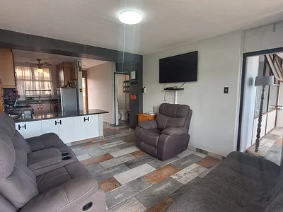 2 Bedroom Apartment For Sale in Amanzimtoti - KvMl.webp