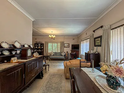 3 Bedroom House For Sale in Amanzimtoti - Gjj2.webp