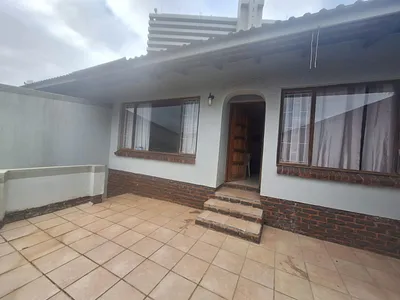 2 Bedroom Apartment For Sale in Amanzimtoti - CeAP.webp