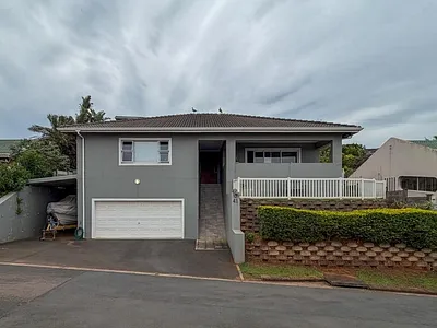 3 Bedroom House For Sale in Amanzimtoti - P7o8.webp