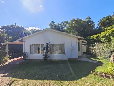 3 Bedroom House For Sale in Amanzimtoti - JGs1.webp