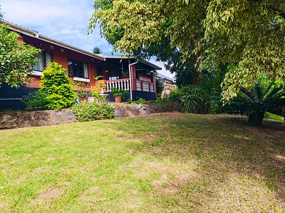 4 Bedroom House For Sale in Amanzimtoti - ICTk.webp