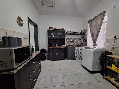 6 Bedroom House For Sale in Volksrust - JCFZ.webp