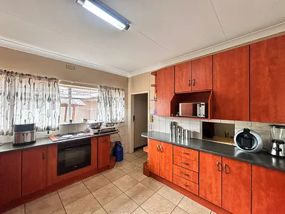 3 Bedroom House For Sale in Klerksdorp - WgBm.webp