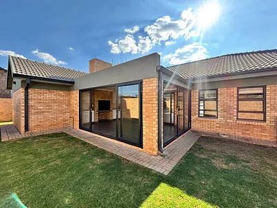 3 Bedroom Townhouse To Rent in Potchefstroom - img